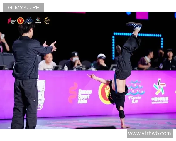 重庆街舞队与上海街舞队实力对比赛后分析与精彩瞬间回顾